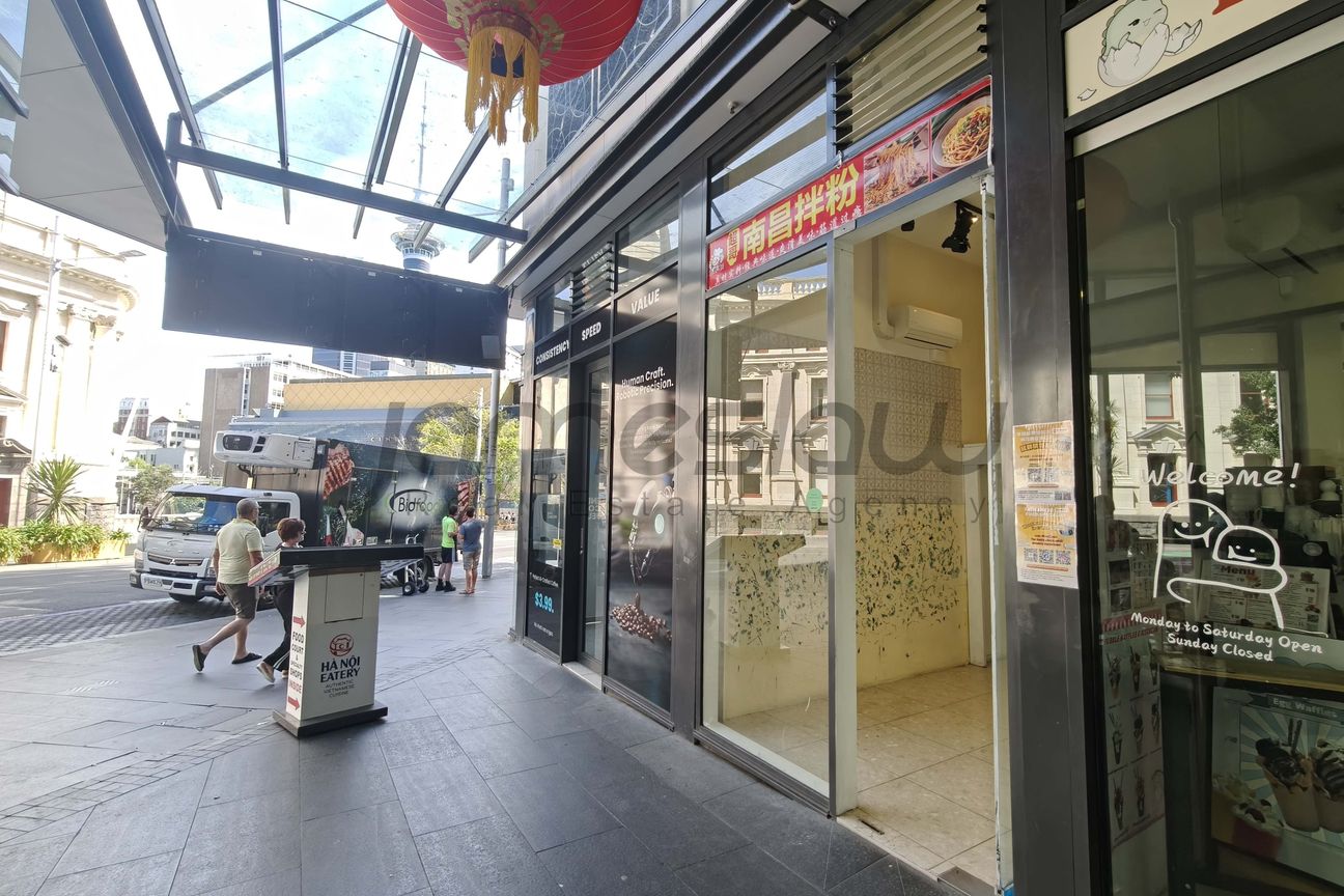 Own Your Retail Spot on Queen Street - Mais
