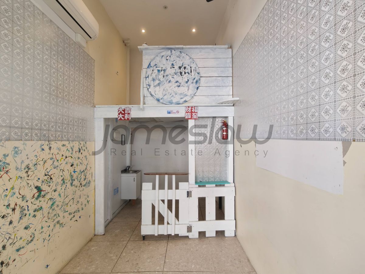 Own Your Retail Spot on Queen Street - Vista 6