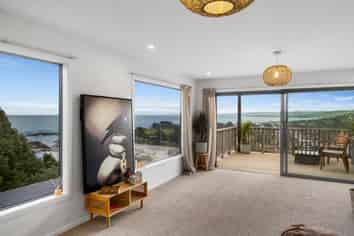 4 Scroggs Hill Road, Brighton