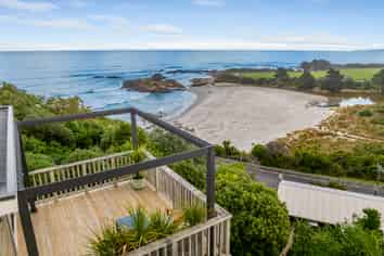 4 Scroggs Hill Road, Brighton