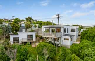 4 Scroggs Hill Road, Brighton