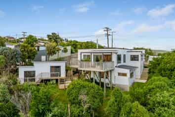 4 Scroggs Hill Road, Brighton