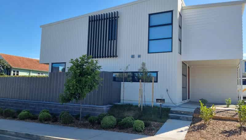 8 Dunkirk Terrace, Mount Albert