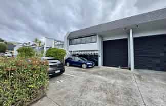 Versatile Industrial: Dual Access & Yard