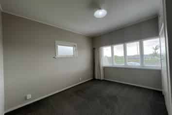 13 Lloyd Ave, Mount Albert