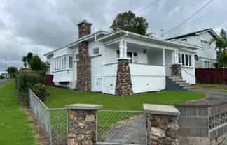 13 Lloyd Ave, Mount Albert