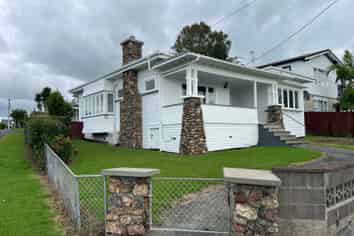 13 Lloyd Ave, Mount Albert