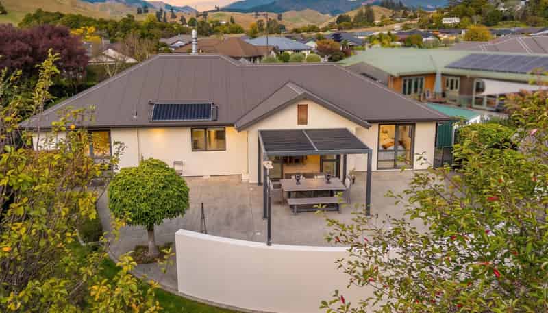 2 McCrae Street, Wakefield