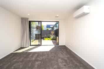 2/20 Whiteleigh Avenue, Addington