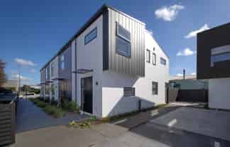 2/20 Whiteleigh Avenue, Addington