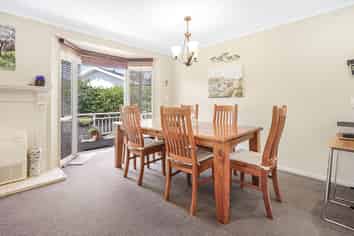 8 Perindale Drive, Chartwell