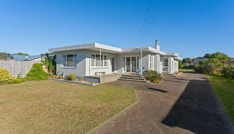 5 Toi Street, Otaki Beach