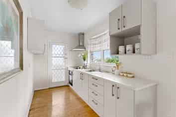 1/182 Carrington Rd, Mount Albert