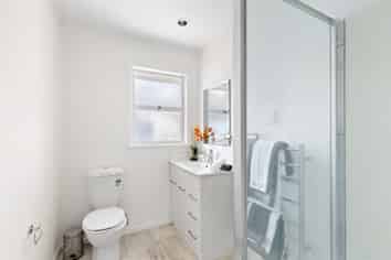 1/182 Carrington Rd, Mount Albert