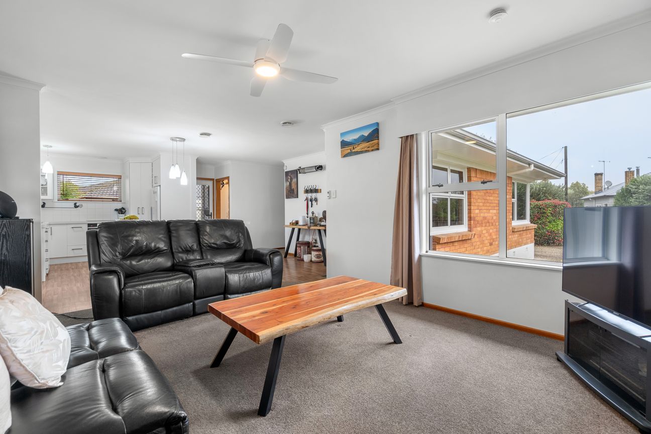 Family Home, Studio, Garaging – Easily The One! - Fler