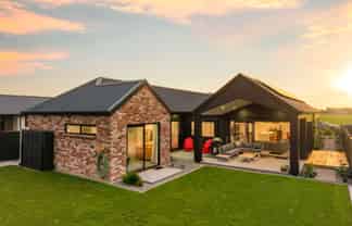 90 Hugo Shaw Drive, Cambridge