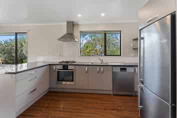 17C Martin Avenue, WAKEFIELD