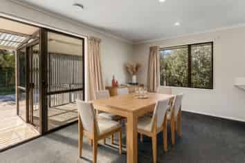 17C Martin Avenue, WAKEFIELD