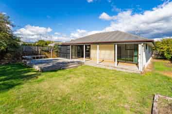 17C Martin Avenue, WAKEFIELD