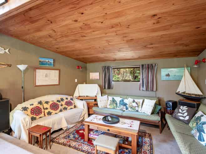 15 Rata Street, Tennyson Inlet