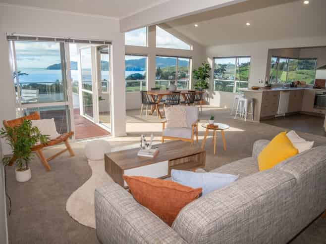 11 Christine Drive, Coopers Beach