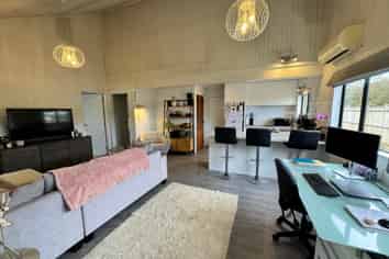 60 Rata Road, Raumati Beach