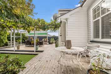 2 High Street, Hawarden