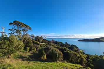 116 Hunterville Road, Waiheke Island