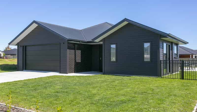 32 Raupo Crescent, Wharewaka