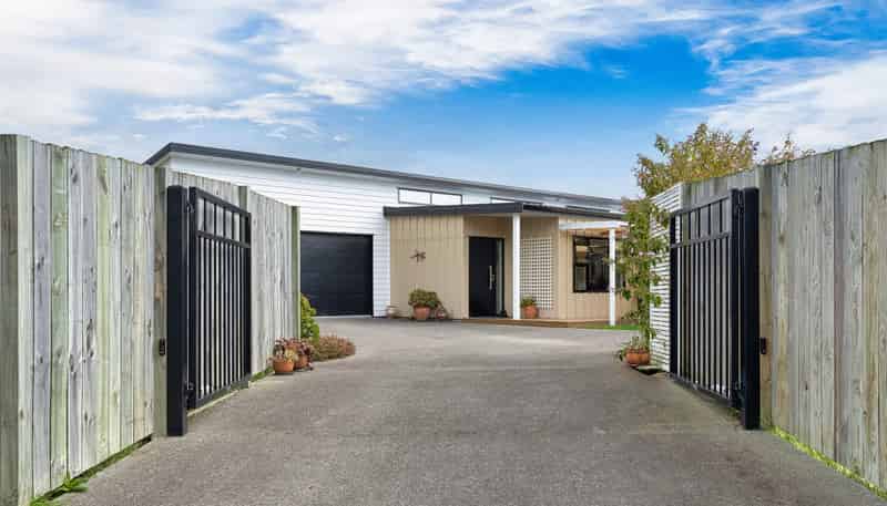 6 Kingi Te Ahoaho Place, Otaki