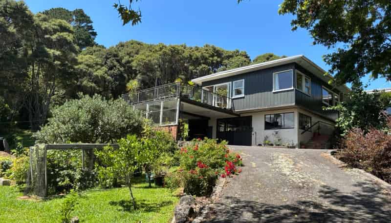 274 Scenic Drive, Titirangi