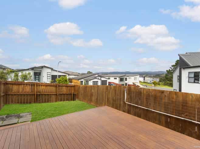 21 Mamuku Drive, Massey