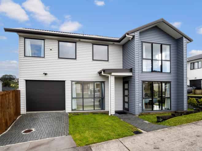 21 Mamuku Drive, Massey