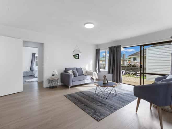 2/8 Fisher Crescent, Otara