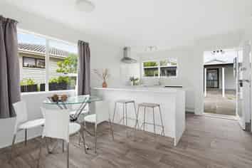 52 Zelda Avenue, Clover Park