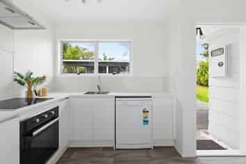 52 Zelda Avenue, Clover Park