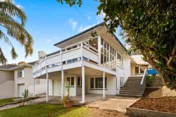 41 Seacliffe Road, Hillsborough