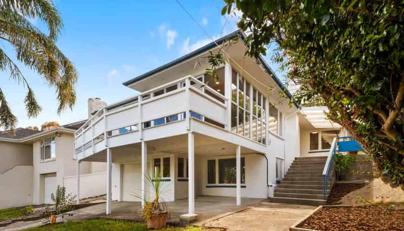 41 Seacliffe Road, Hillsborough