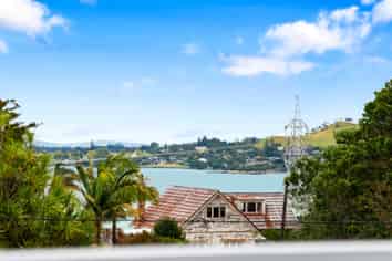 41 Seacliffe Road, Hillsborough