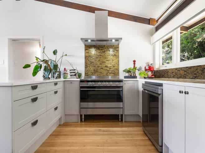 865 West Coast Road, Oratia