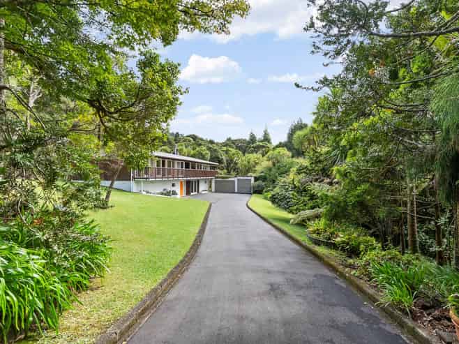 865 West Coast Road, Oratia