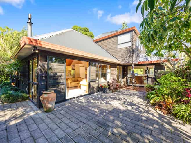 2/27 Appleyard Crescent, Meadowbank