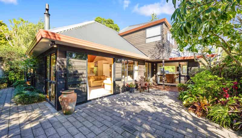 2/27 Appleyard Crescent, Meadowbank