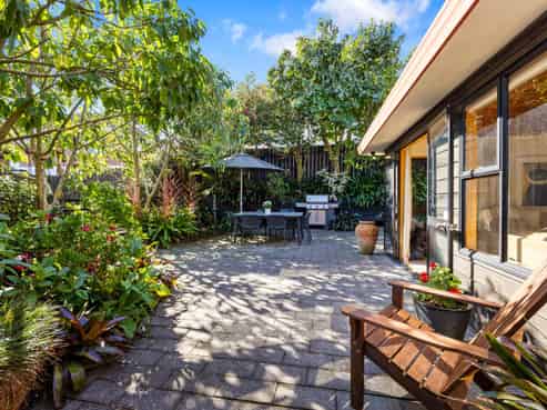 2/27 Appleyard Crescent, Meadowbank