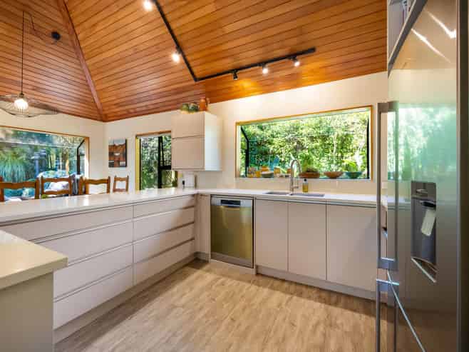 2/27 Appleyard Crescent, Meadowbank