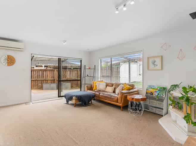 1/11 Longreach Drive, Sunnyvale