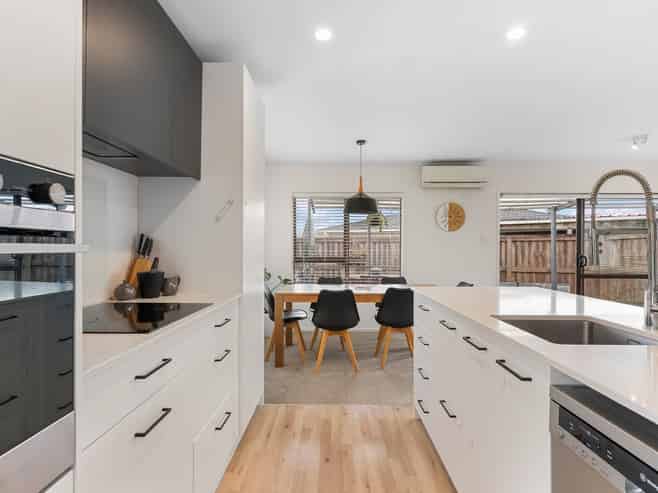 1/11 Longreach Drive, Sunnyvale