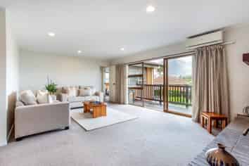 77 Bollard Avenue, New Windsor