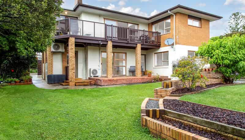 77 Bollard Avenue, New Windsor