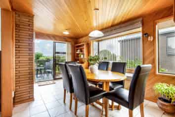 77 Bollard Avenue, New Windsor